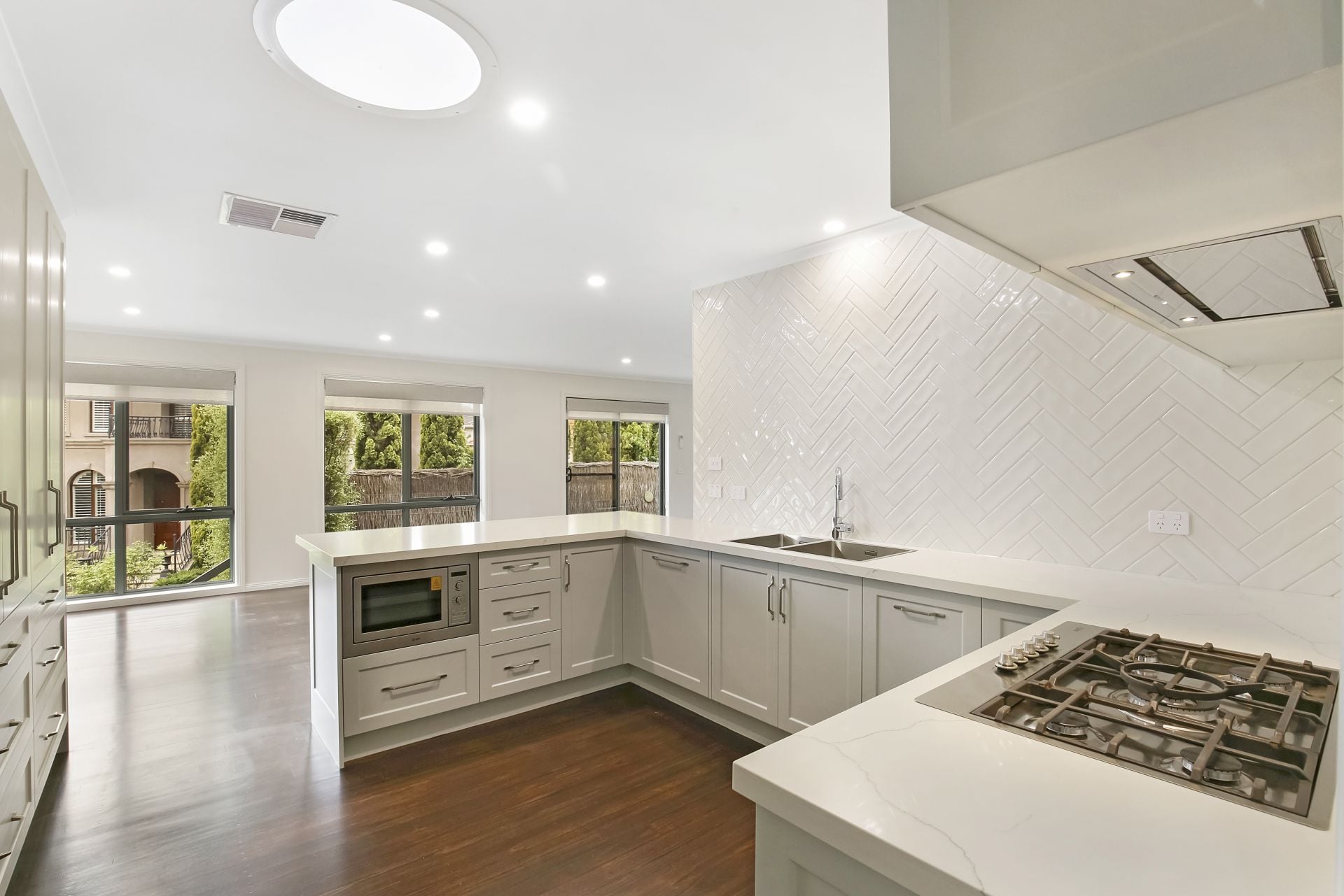 Executive Family Luxury Living in Ivanhoe