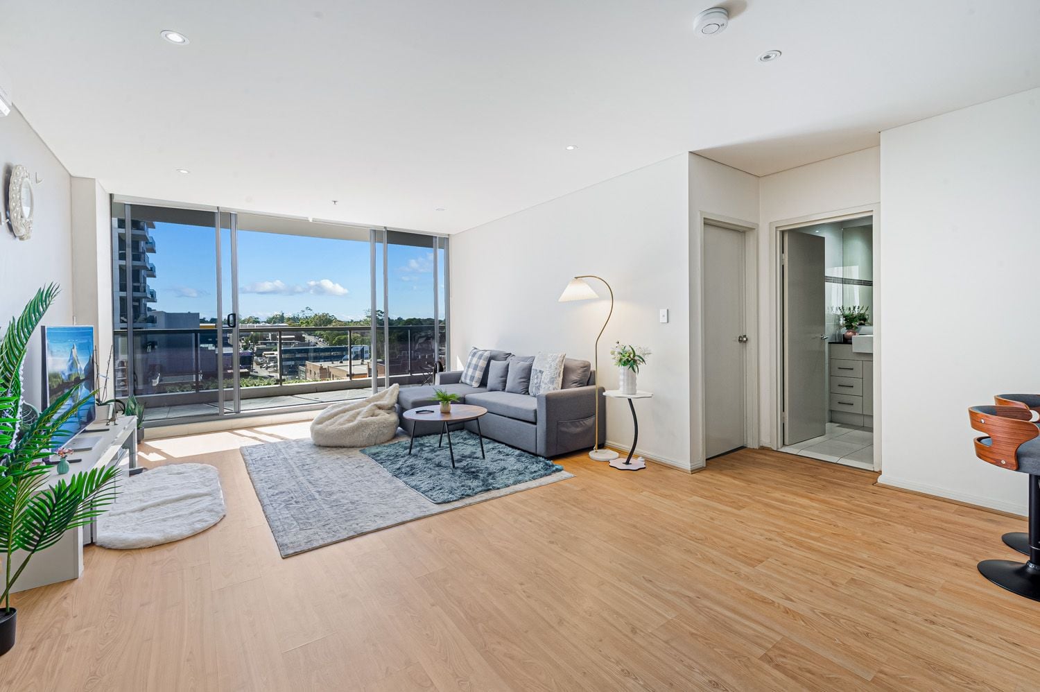 915/1C Burdett Street, Hornsby, Hornsby - Thumbnail 2