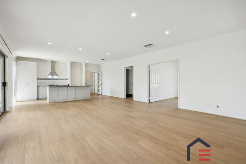 24A Colwyn Rd, Bayswater