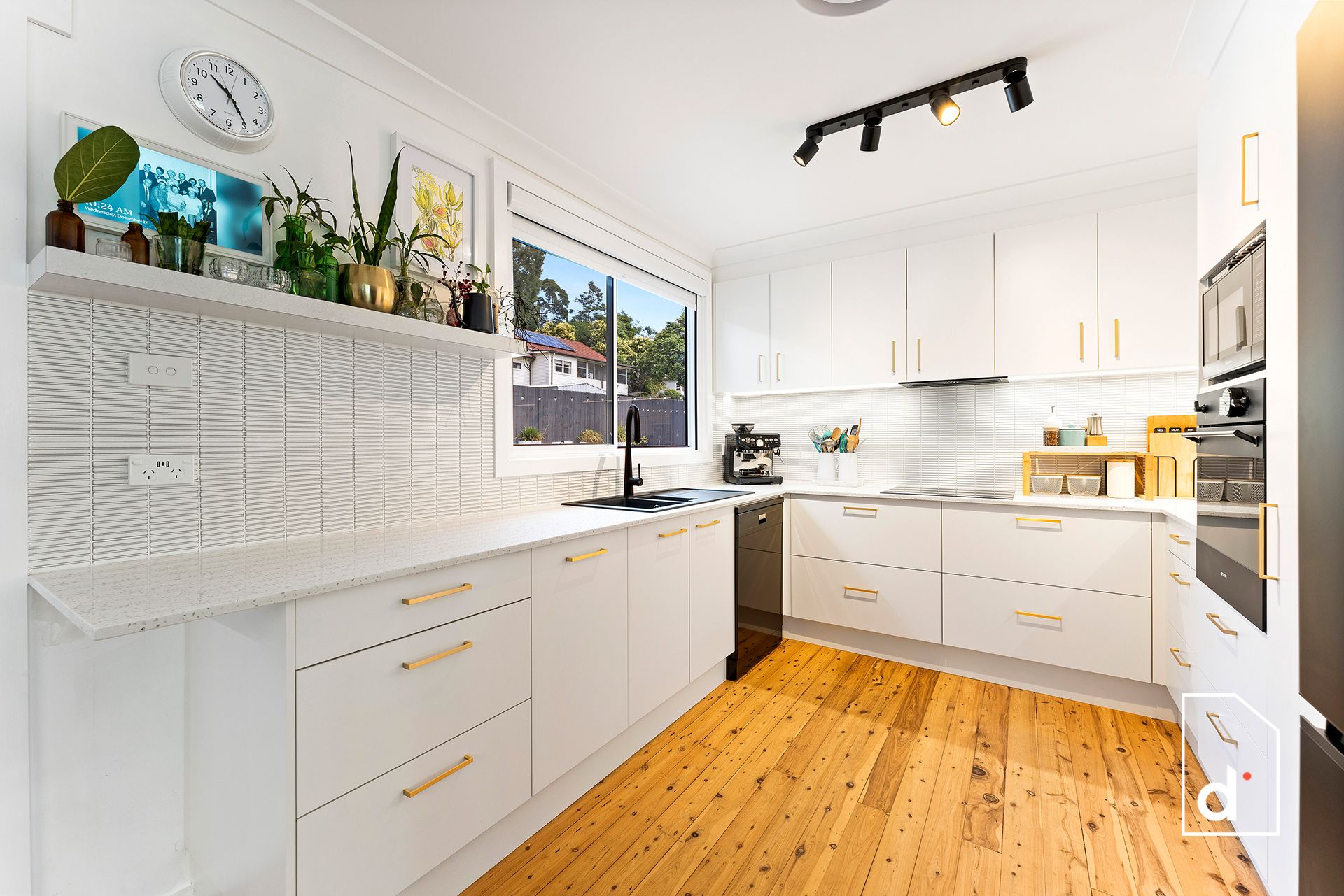 8 Wonson Avenue, Coniston NSW