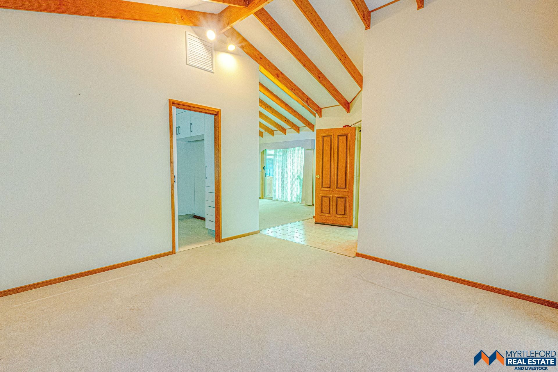 1 Milne Avenue, MYRTLEFORD, Myrtleford - Thumbnail 7