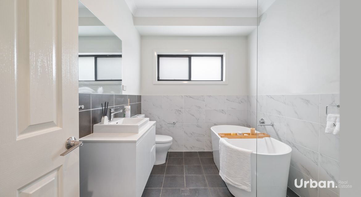 Austral 673 Edmondson Avenue