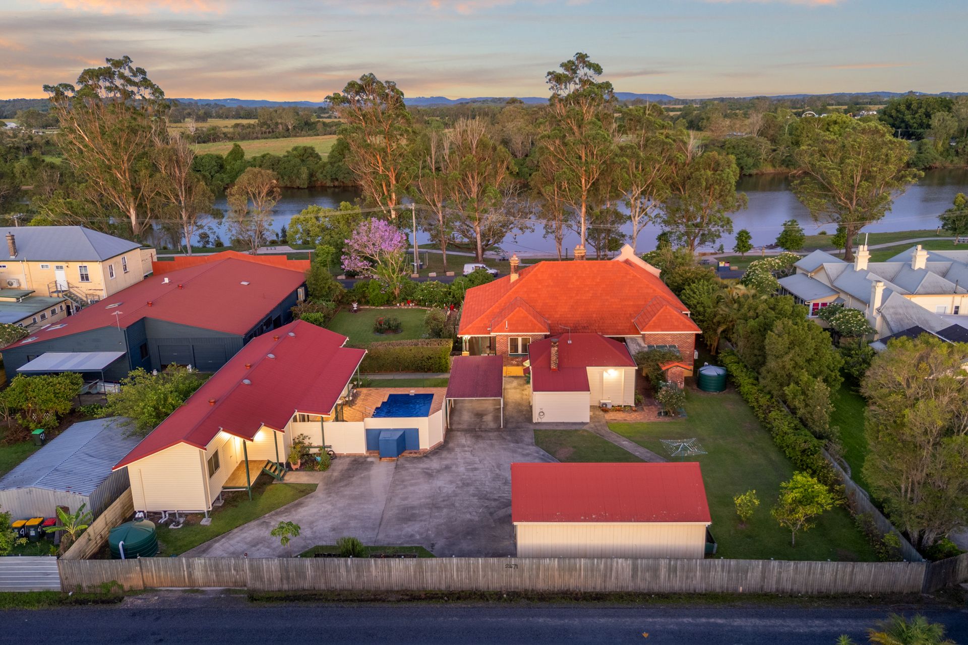 Price Guide $980,000 - $1,070,000, 000 - Thumbnail 5