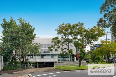 RARE FREESTANDING OFFICE WITH 7 CARS & DISABLED ACCESS!