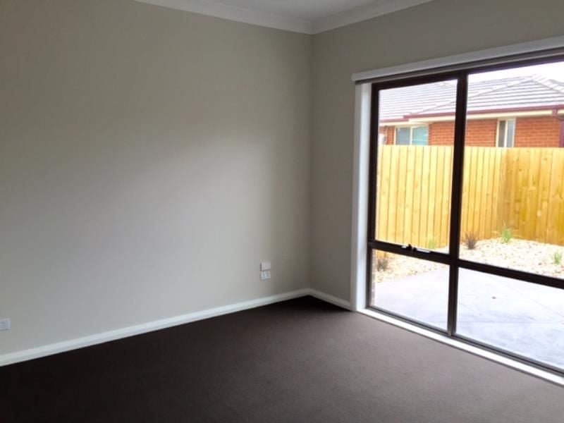 2/13 Chappell Street, Thomastown