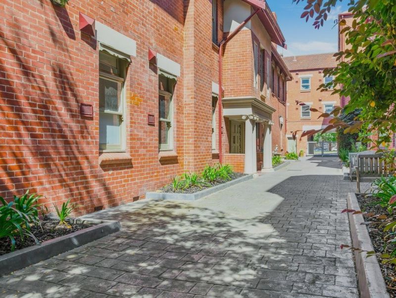 Investment Opportunity – Studio Apartment in Collingwood – Fast Settlement
