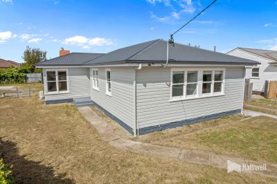3
 
 
 
  
 
 
 1
 
 
 
  
 
 
 4
 
 
 
 
 
 
 
 3 Lindsay Place, Devonport TAS 7310, Devonport - Thumbnail 4