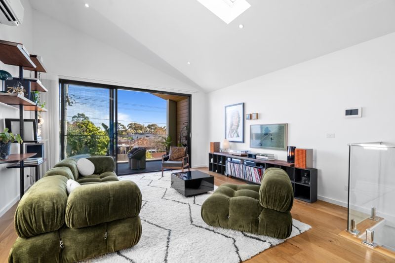 2F Best Street, Reservoir