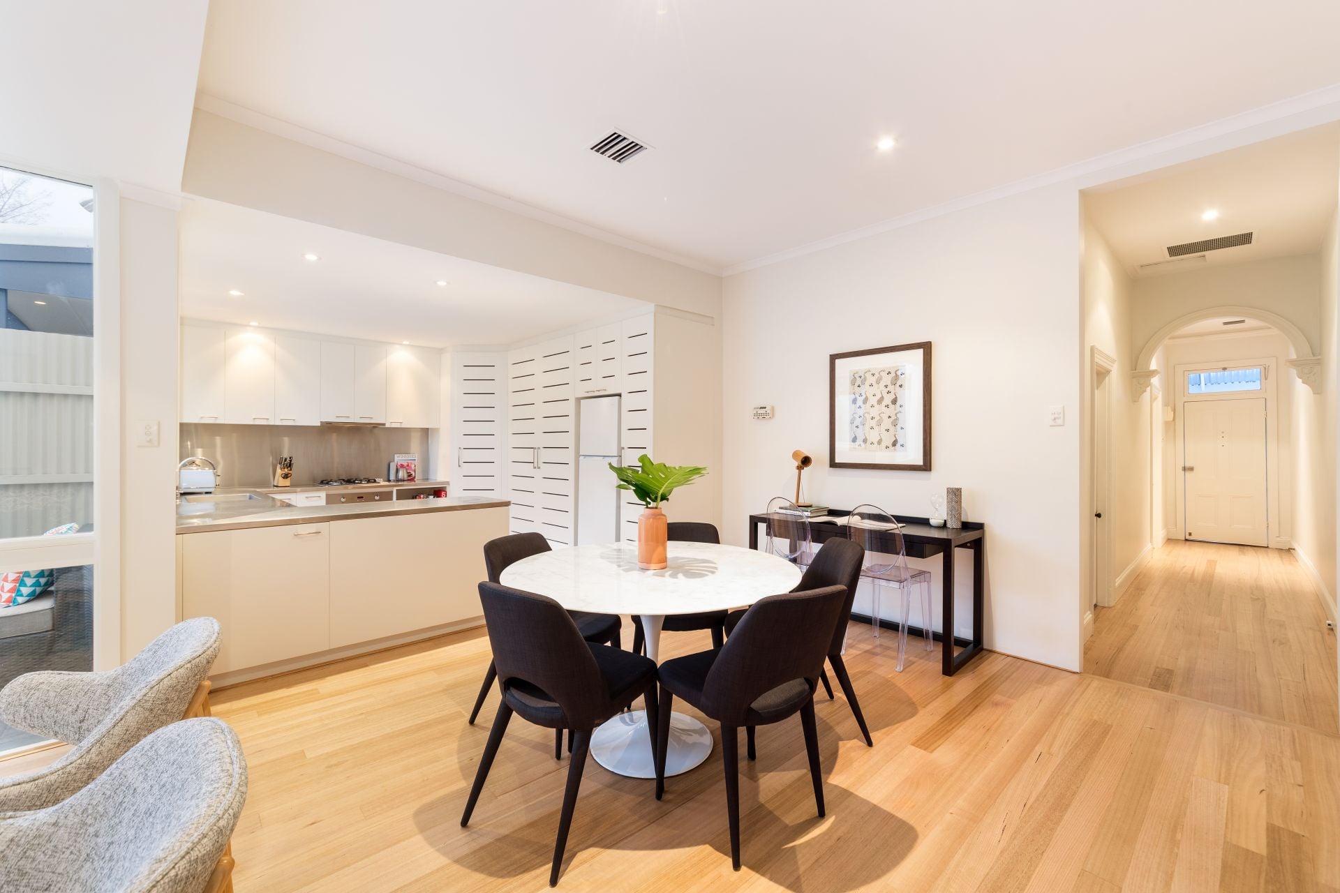39 Earl Street, Windsor, Windsor - Thumbnail 5