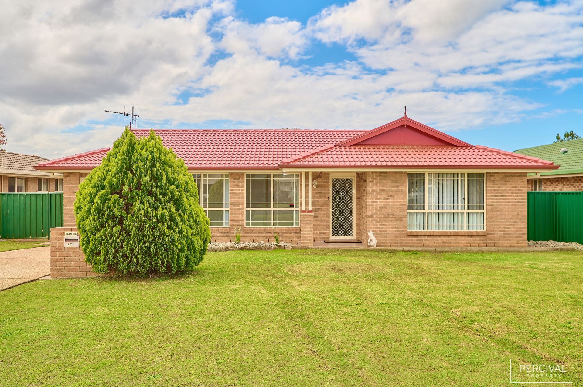 17 Robin Drive Port Macquarie NSW, Port Macquarie - Thumbnail 2