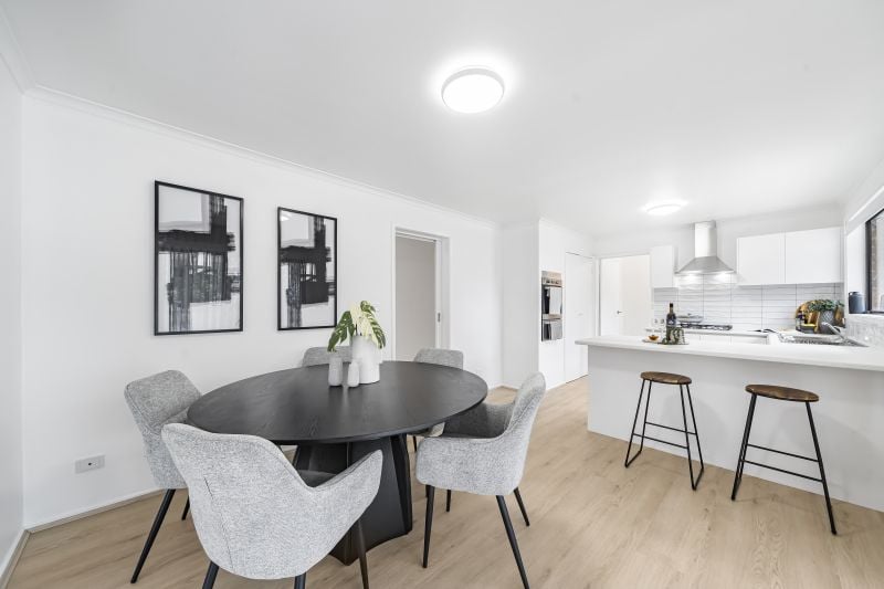 4 Moore Close, Mill Park