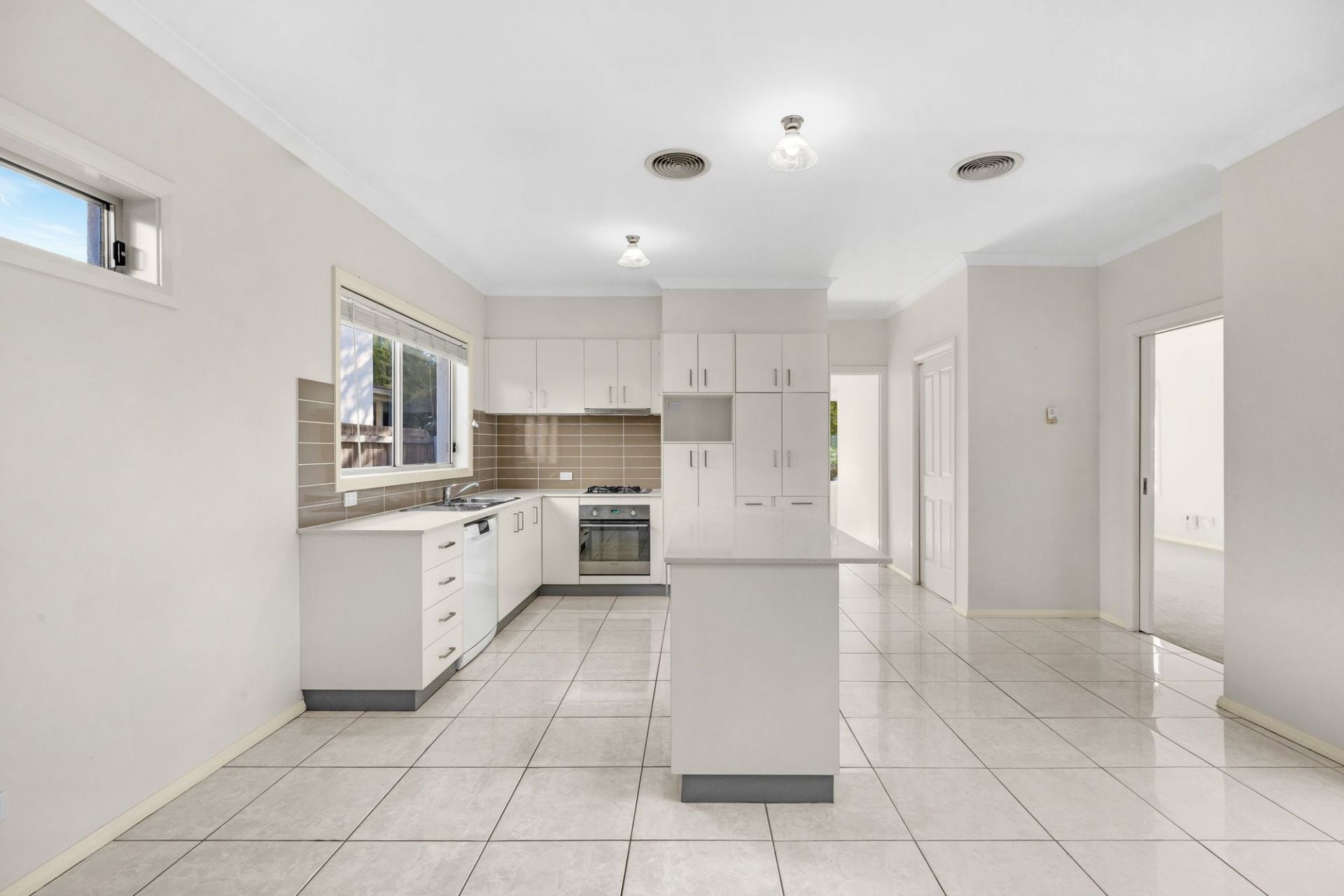 73 Sarre Street, Gungahlin ACT, Gungahlin - Thumbnail 2