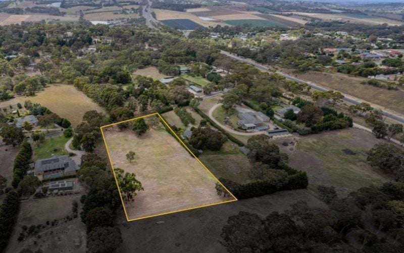 42 Henry Road Littlehampton SA, Littlehampton - Image 1