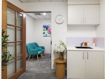 FULLY FITTED SPRING HILL MEDICAL !