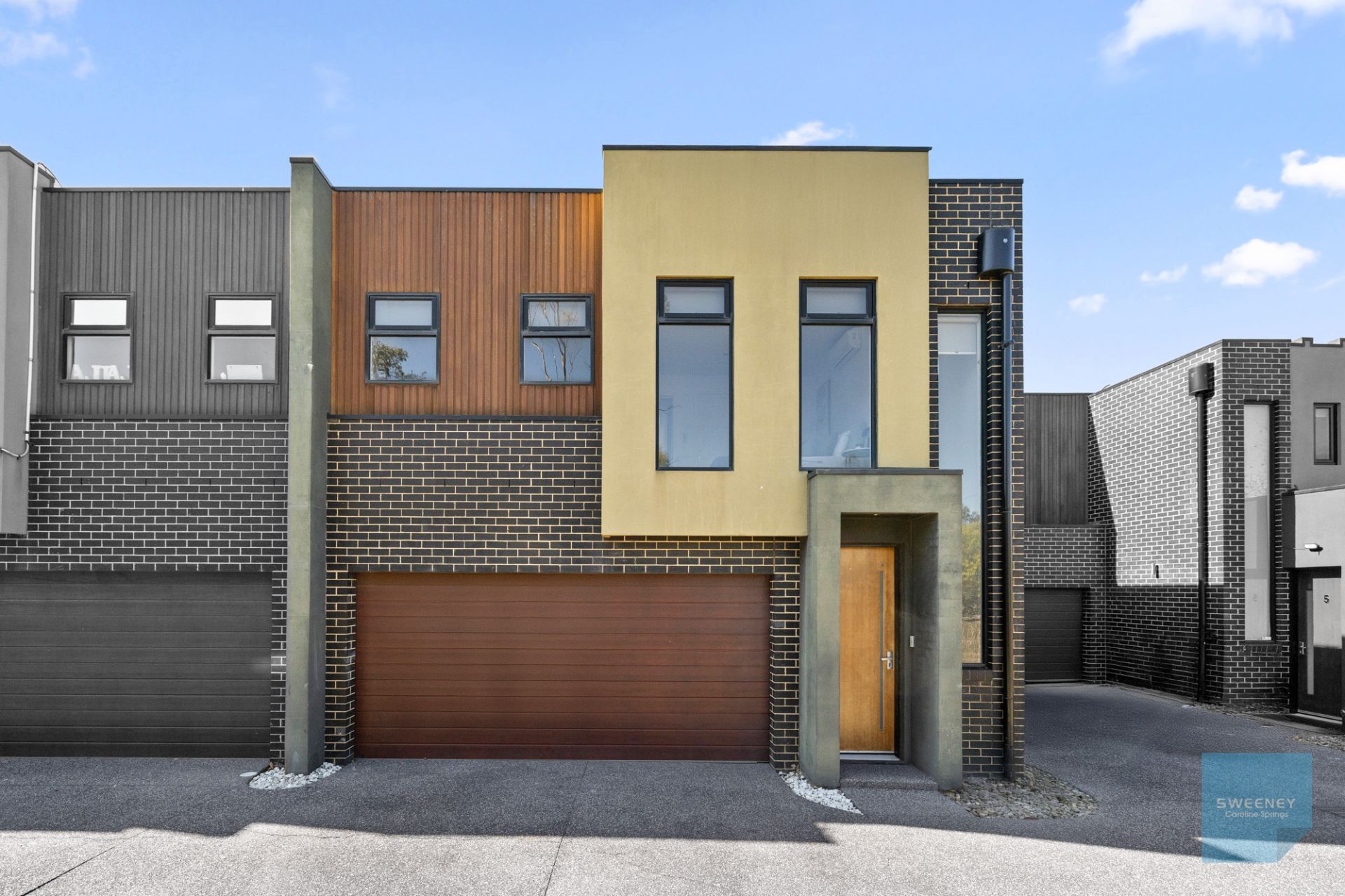 4/5-6 Chelsworth Place, Caroline Springs - Thumbnail 2