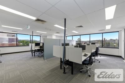 FULLY FITTED PLUG & PLAY OFFICE ON CUSP OF CBD !
