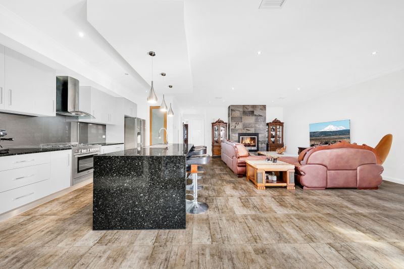 6 Baltic Grove, Epping