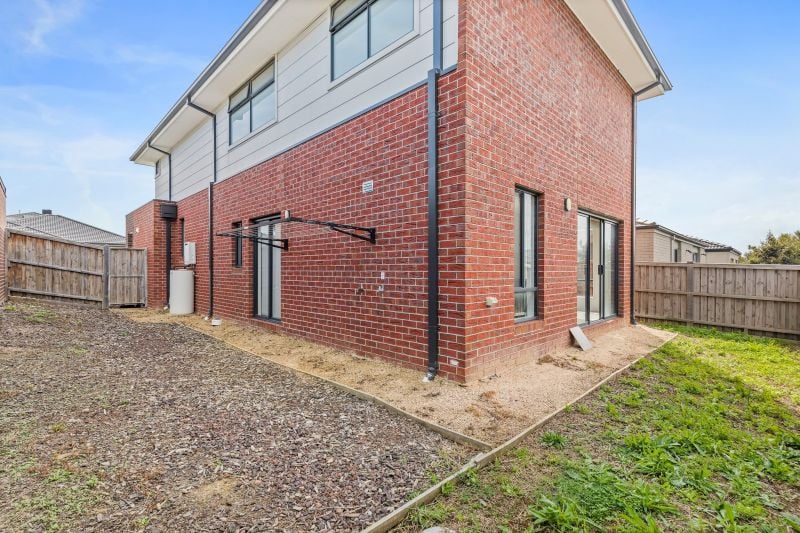 11 Barkers Crescent, Mickleham