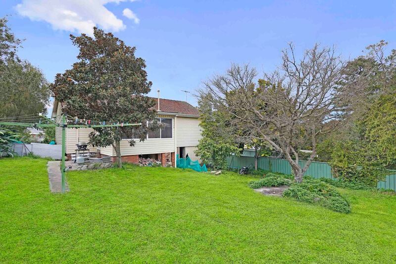 11 Binalong Avenue, CARINGBAH, Caringbah - Thumbnail 3