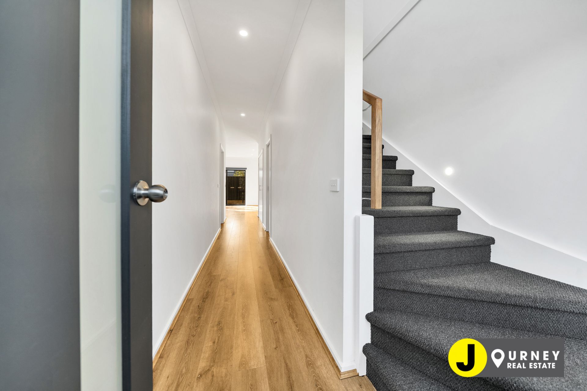 3 Rhynhurst Street, Clyde North VIC, Clyde North - Thumbnail 8