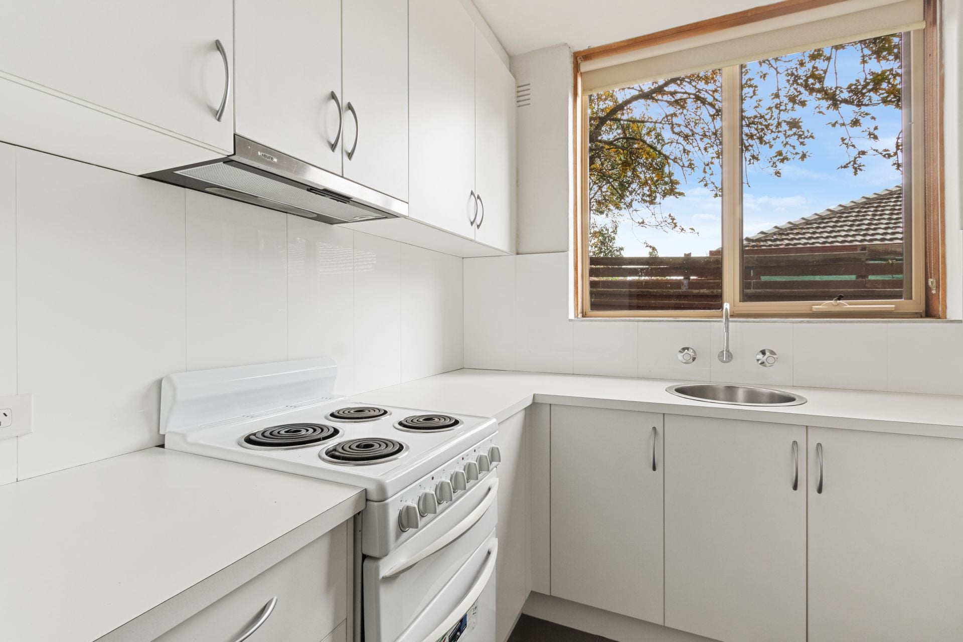 Large in Size, Bonus Courtyard!!