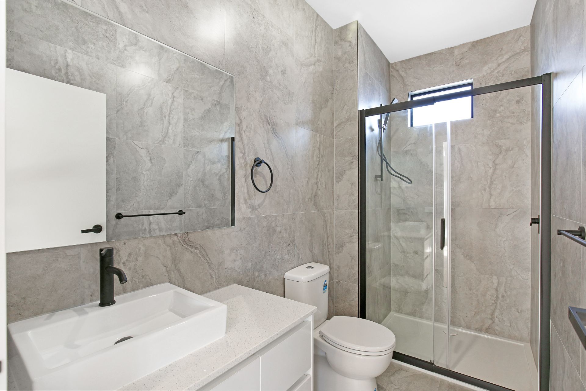Modern Home in a Great Location – Move In Ready!