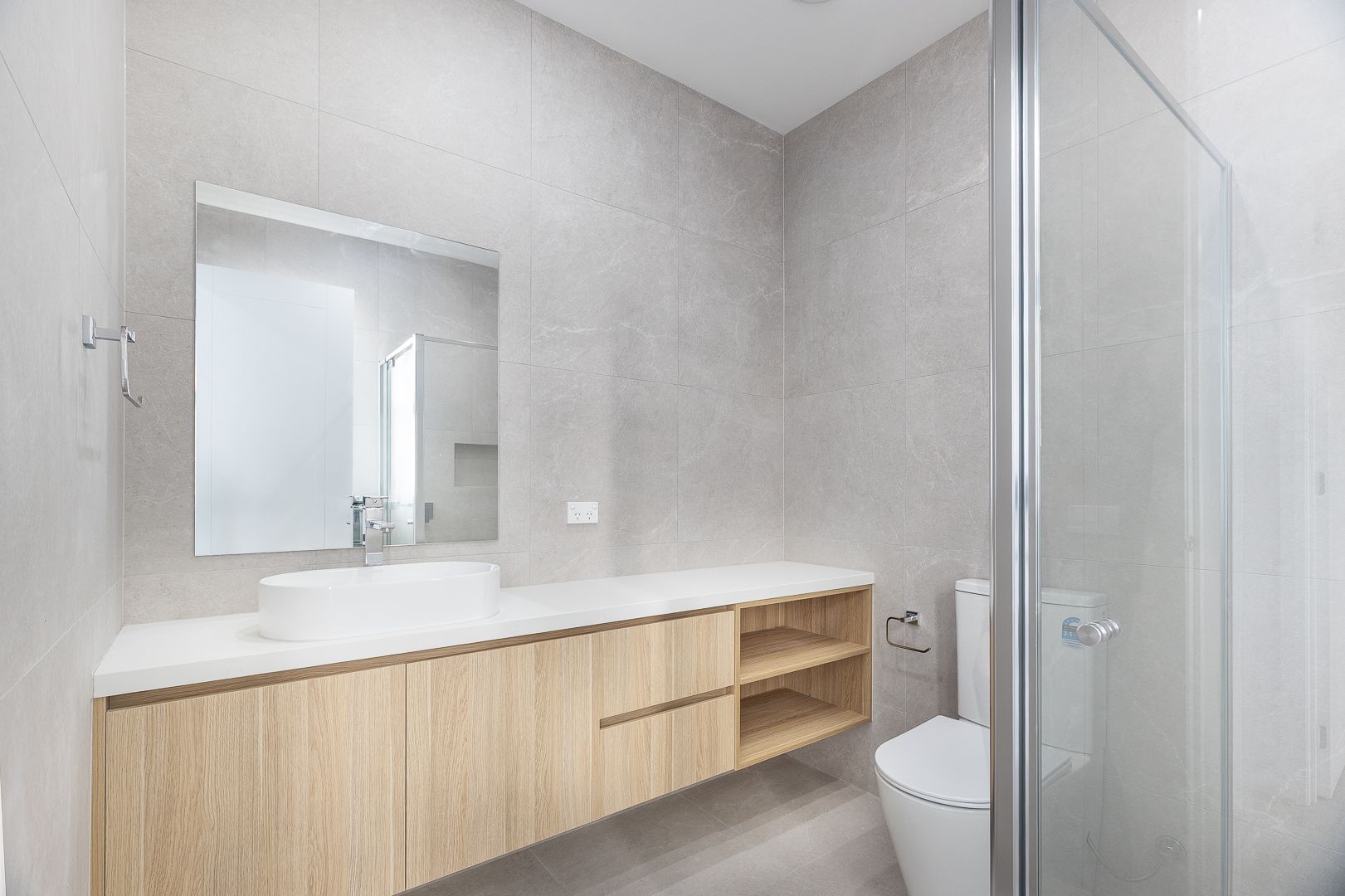 BRAND NEW 2 BEDROOM TOWNHOUSE