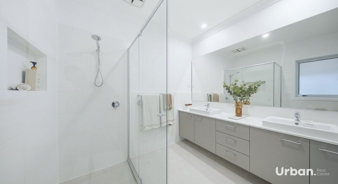 Chisholm 60 Malachite Street