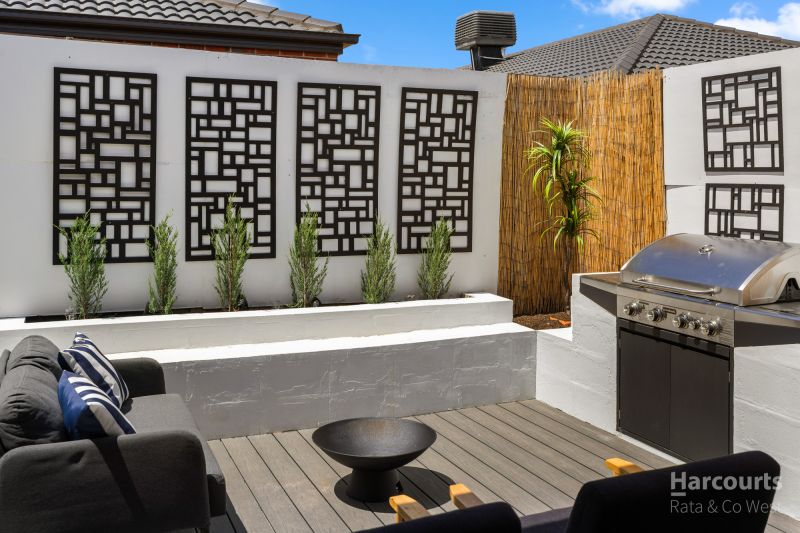 16 Dollarbird Drive, Deanside