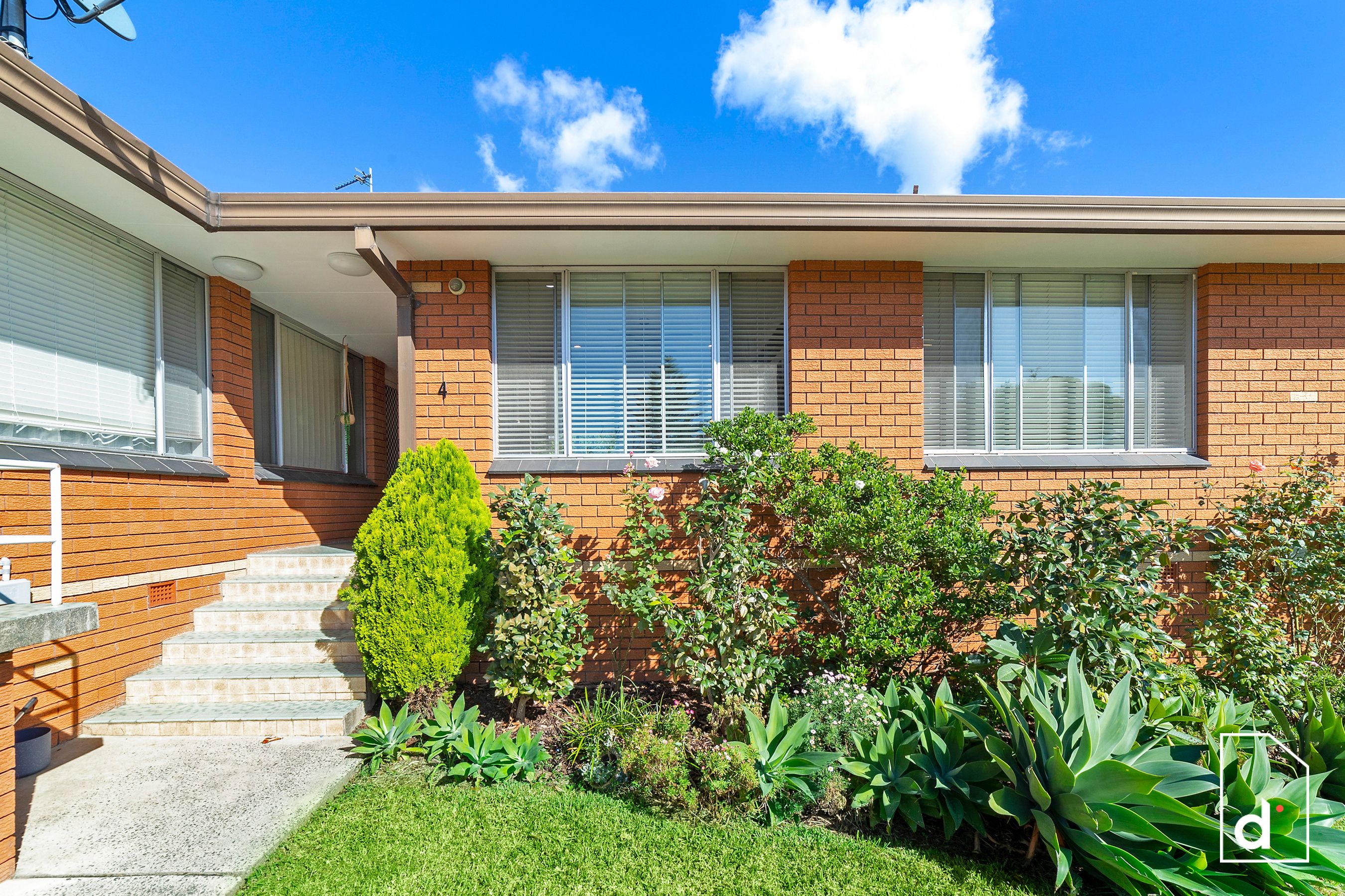 4/22-24 Jones Place, Corrimal NSW 2518