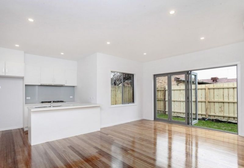 3/120 Blackshaws Road South Kingsville VIC, South Kingsville - Thumbnail 2