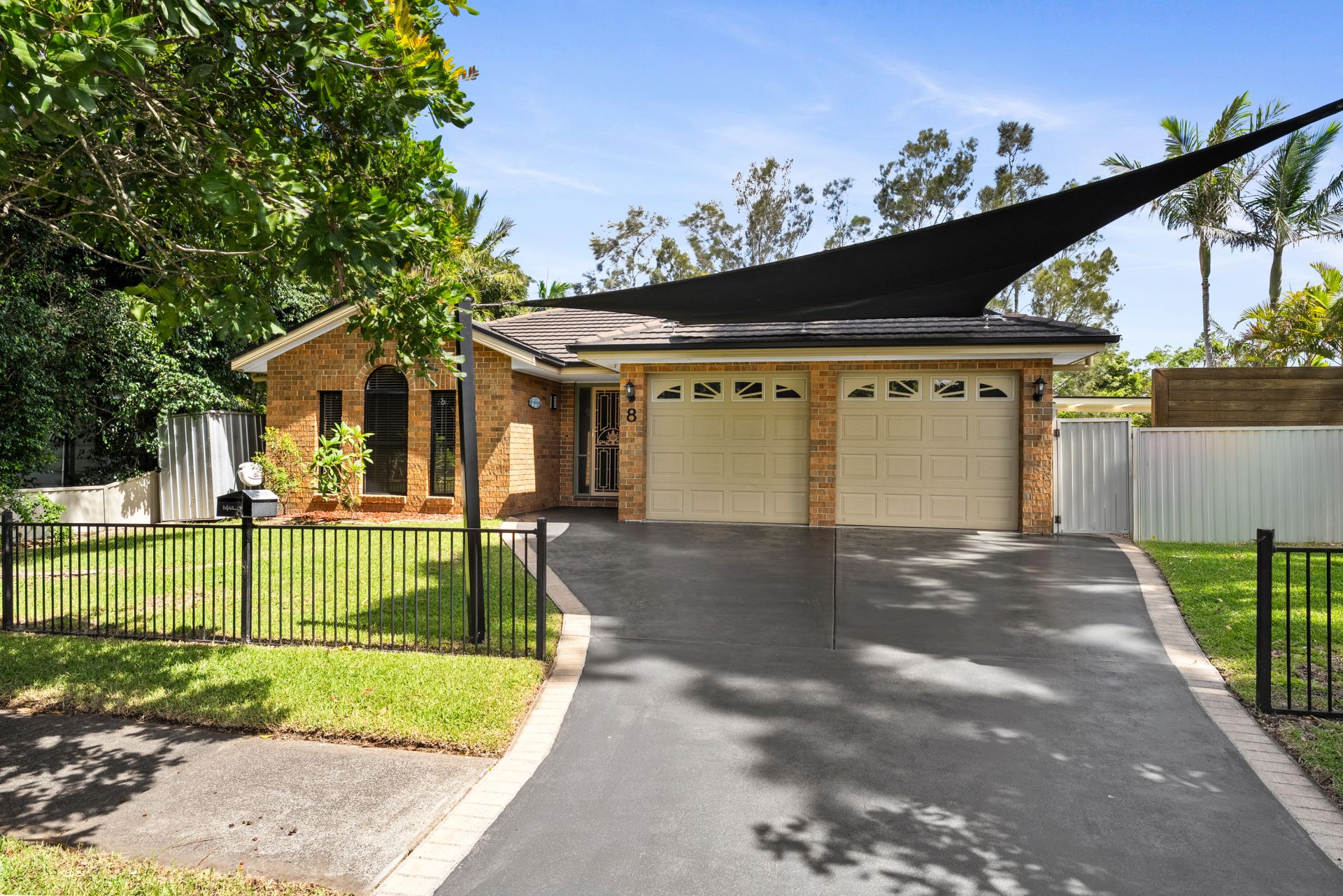 8 Regent Street, Buff Point, Buff Point - Thumbnail 2