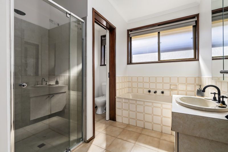 27 Kellaway Crescent, Mill Park