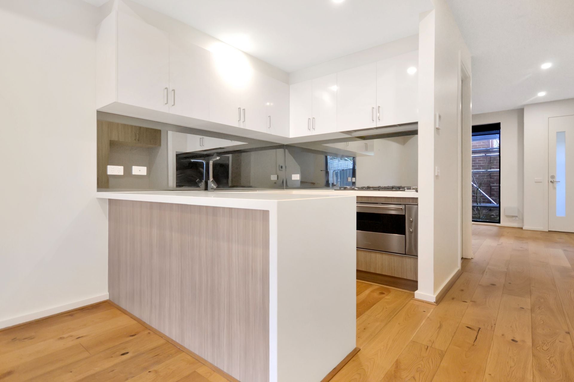 Convenient Thornbury Living in a Boutique Complex