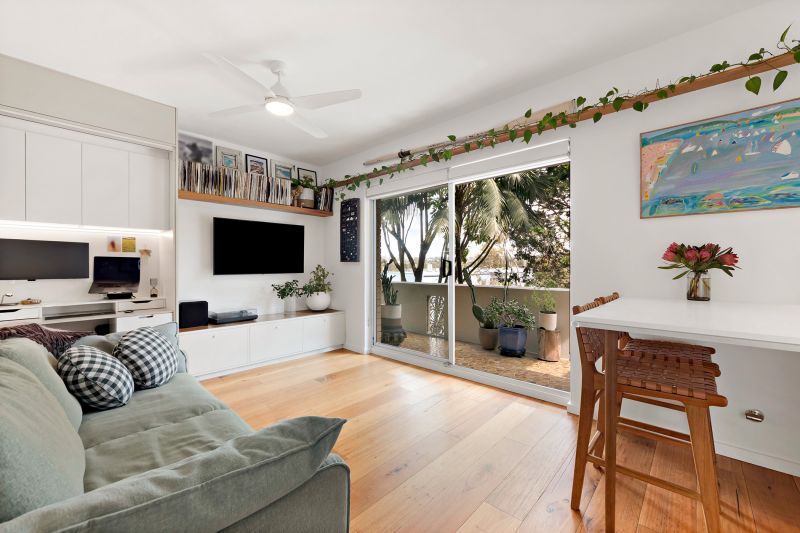 Renovated Coastal Apartment just moments from Freshwater Beach