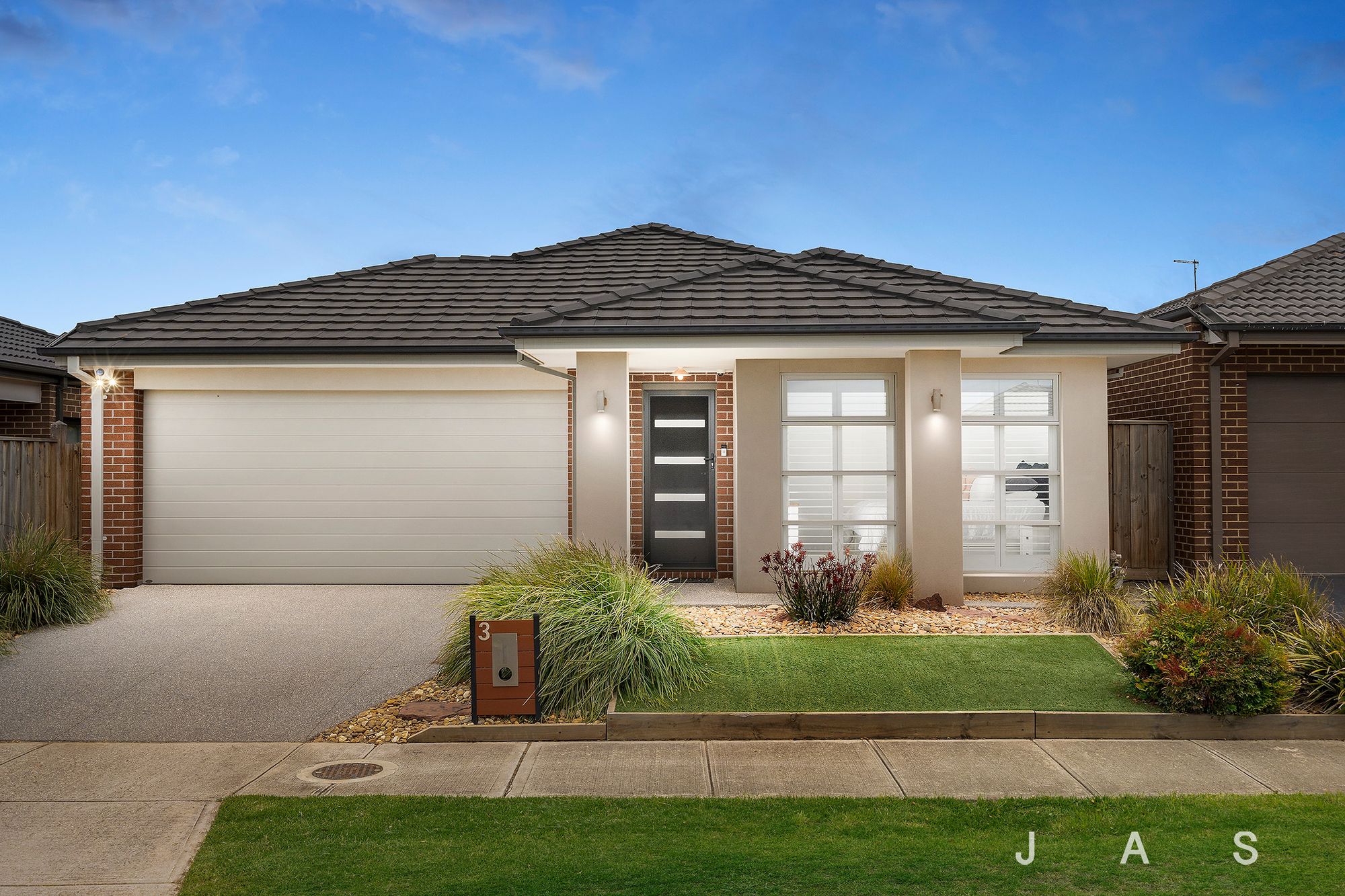 3 Cheshire Drive, Werribee, Werribee - Thumbnail 2