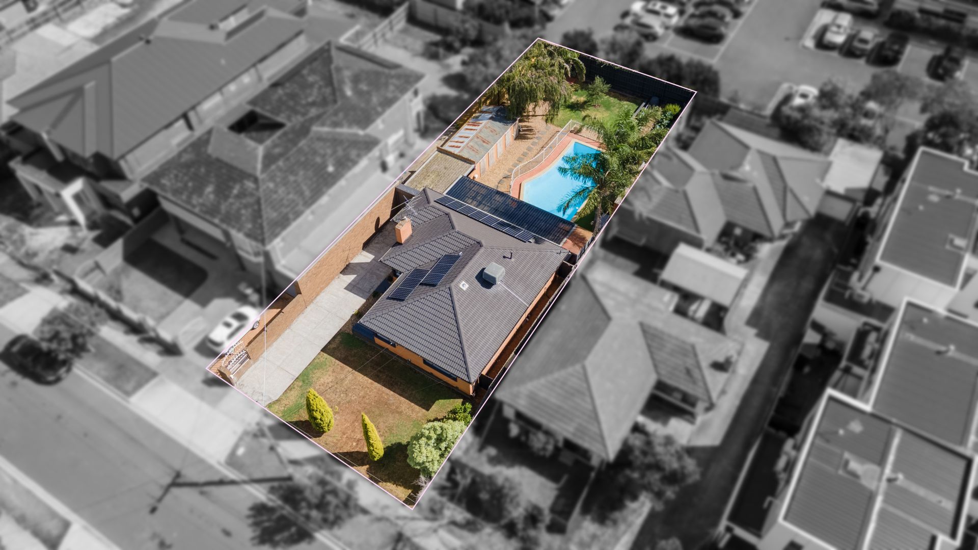 Resort Oasis Living Just Five Minutes Walk To Lalor Shops