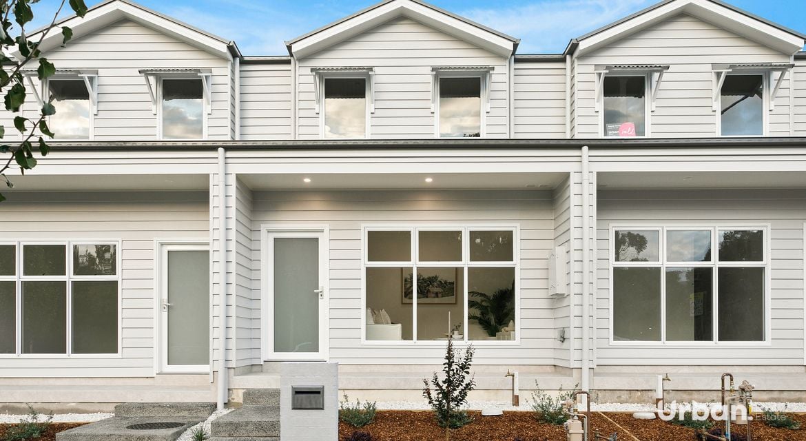 Tullimbar 12/79 Broughton Avenue
