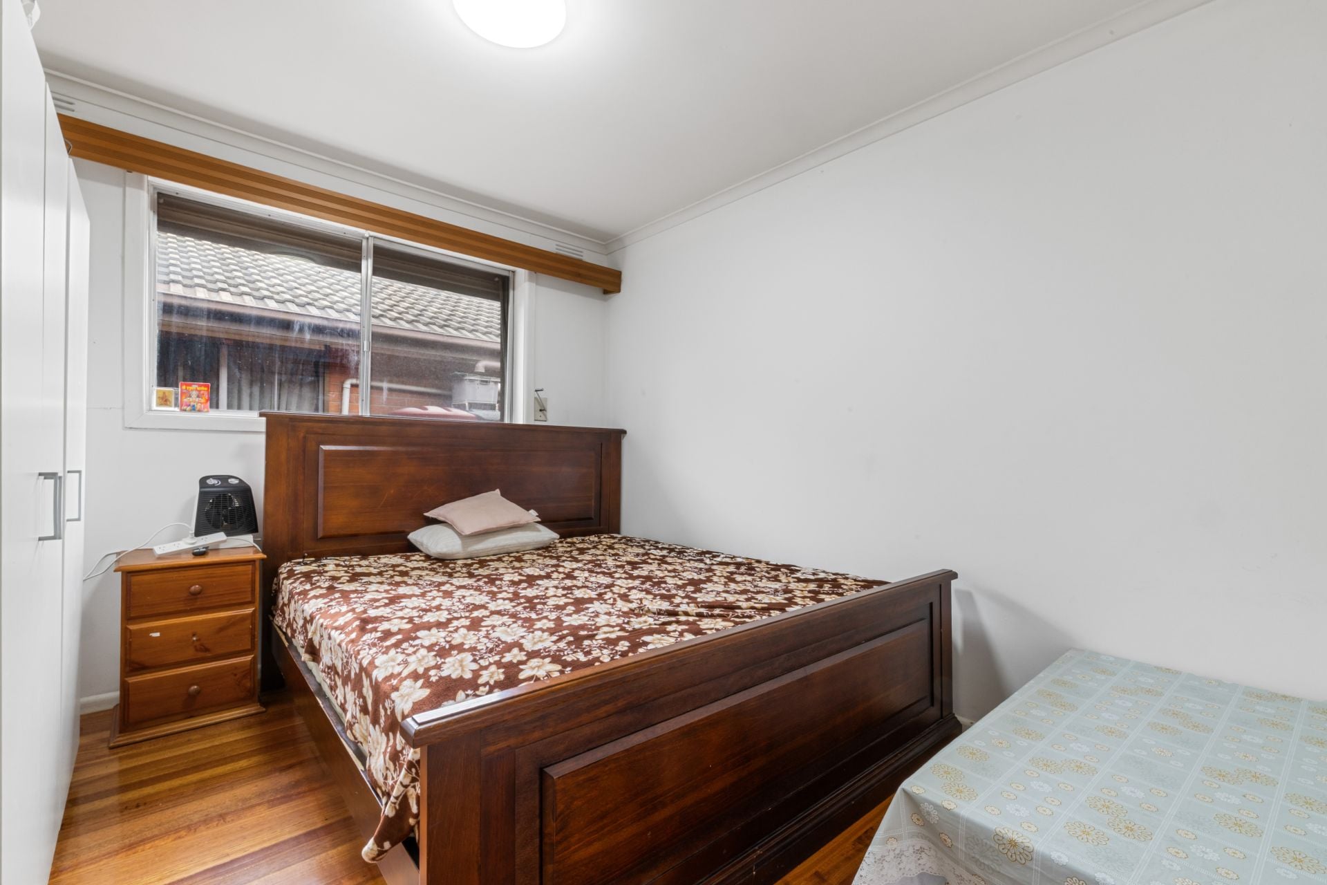 Spacious Family Home With Versatile Bungalow