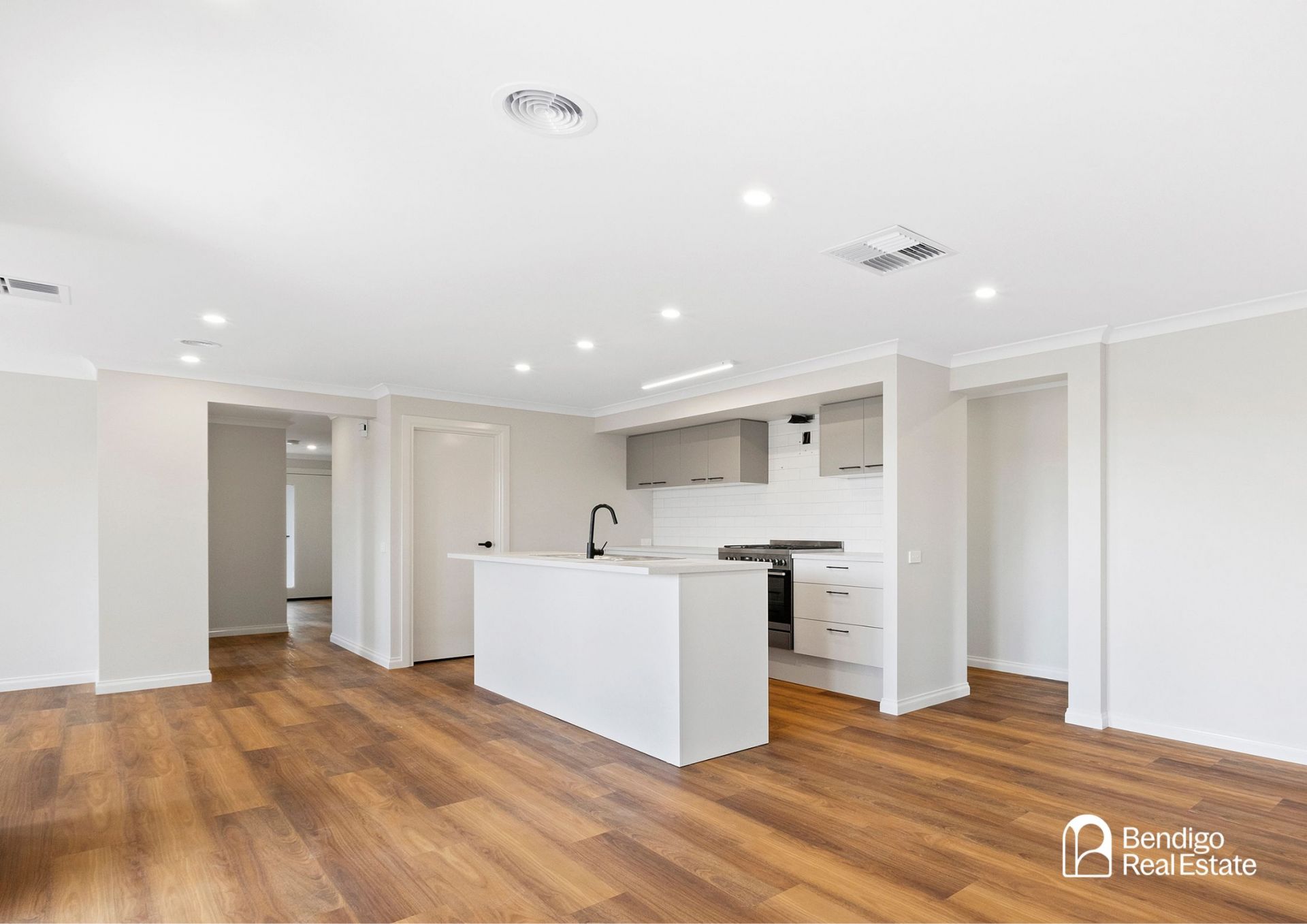 32 Callaghan Street Jackass Flat VIC, Flat - Thumbnail 4