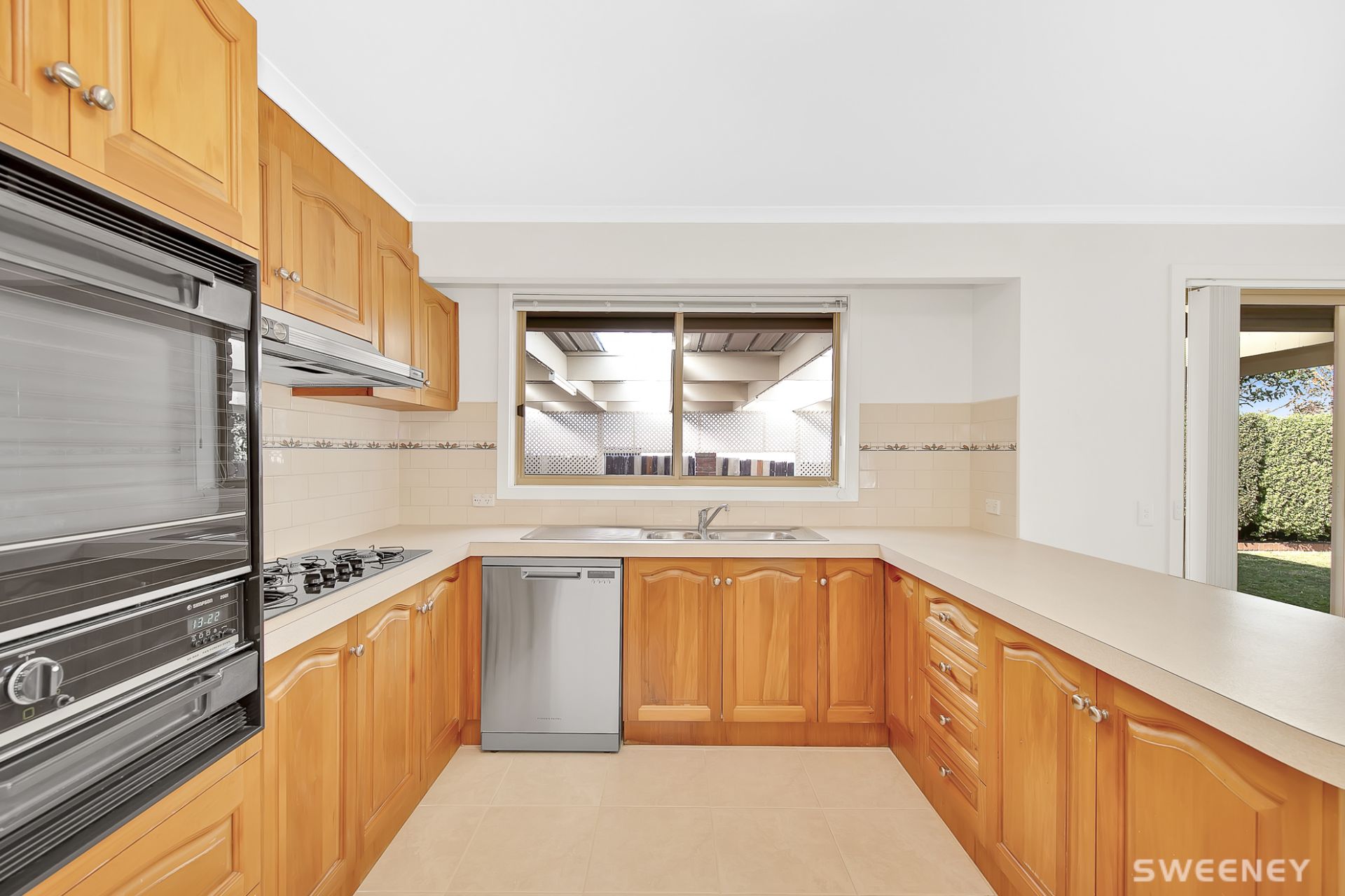 15 Hakea Court, Altona Meadows - Thumbnail 7