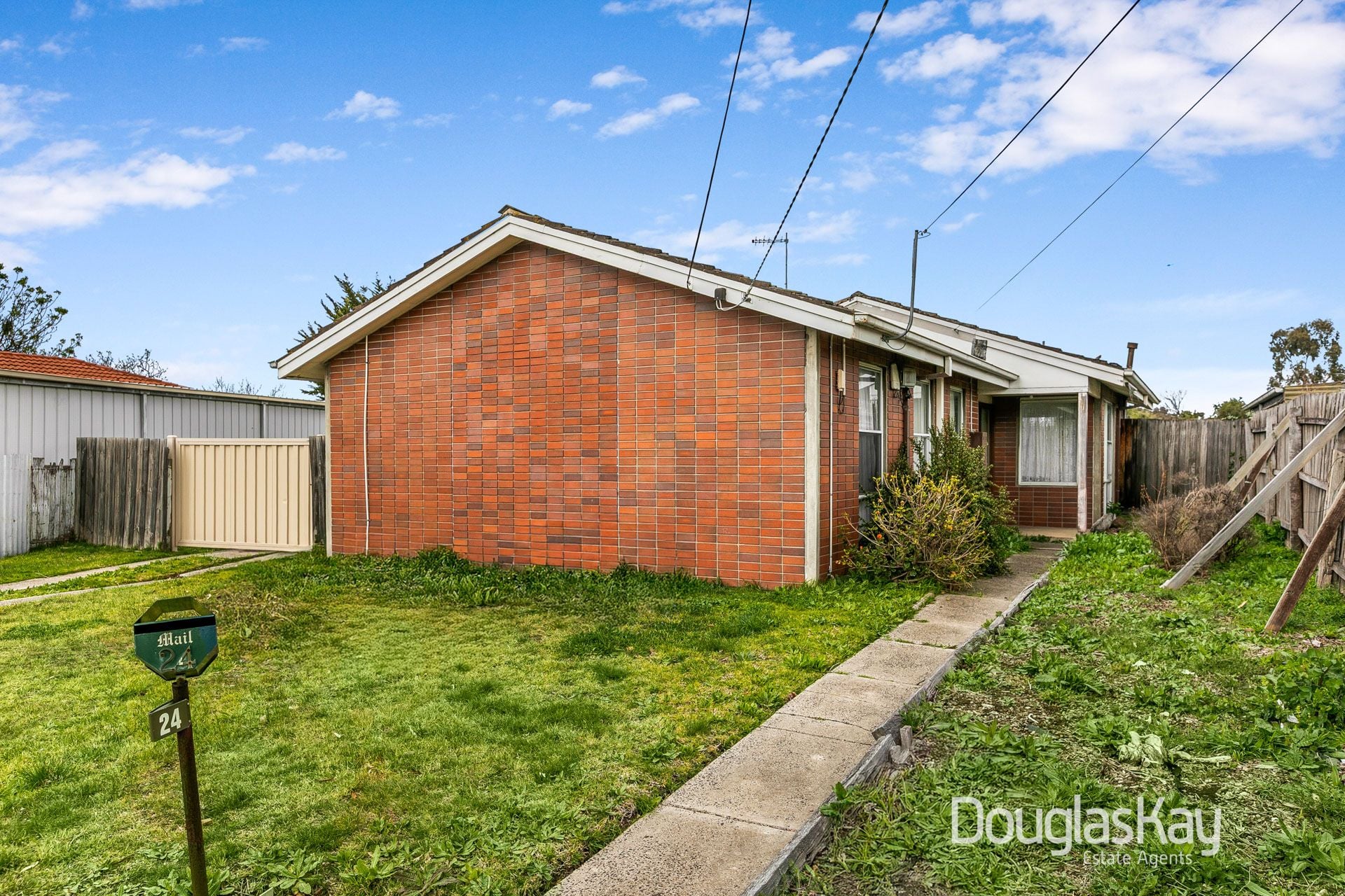 24 Valentine Crescent, Sunshine West VIC, Sunshine West - Thumbnail 2