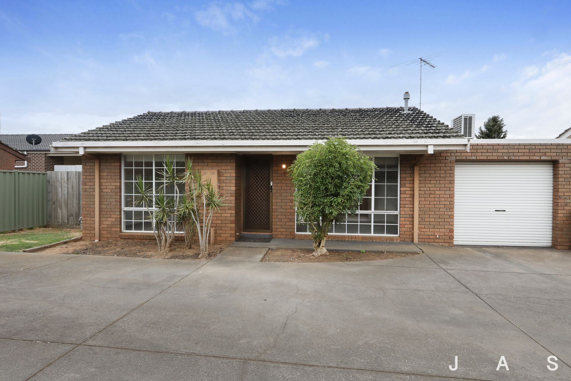 3/10 Hodge Street Werribee VIC, Werribee - Thumbnail 2