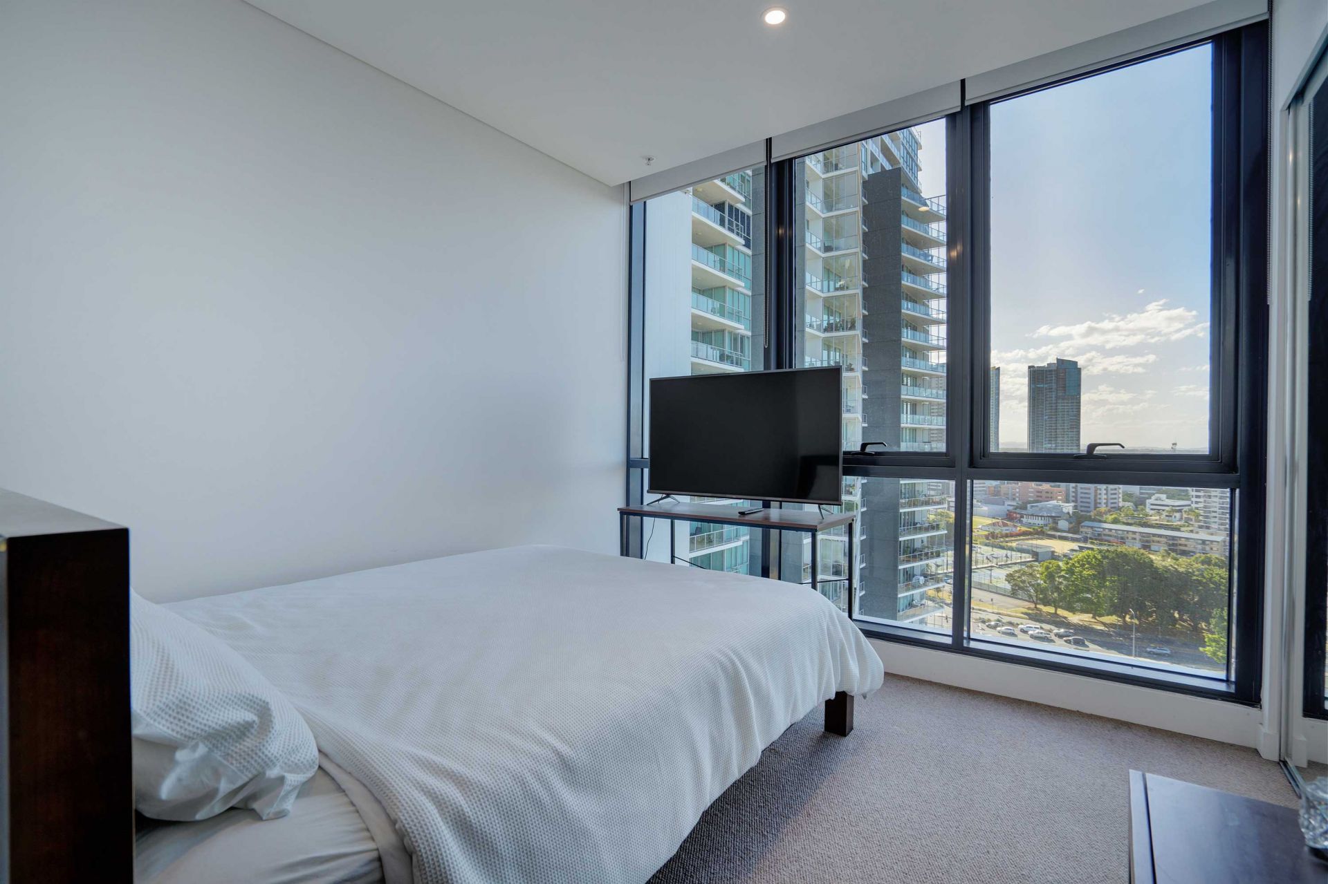 1604/2 Como Crescent, Southport - Thumbnail 5
