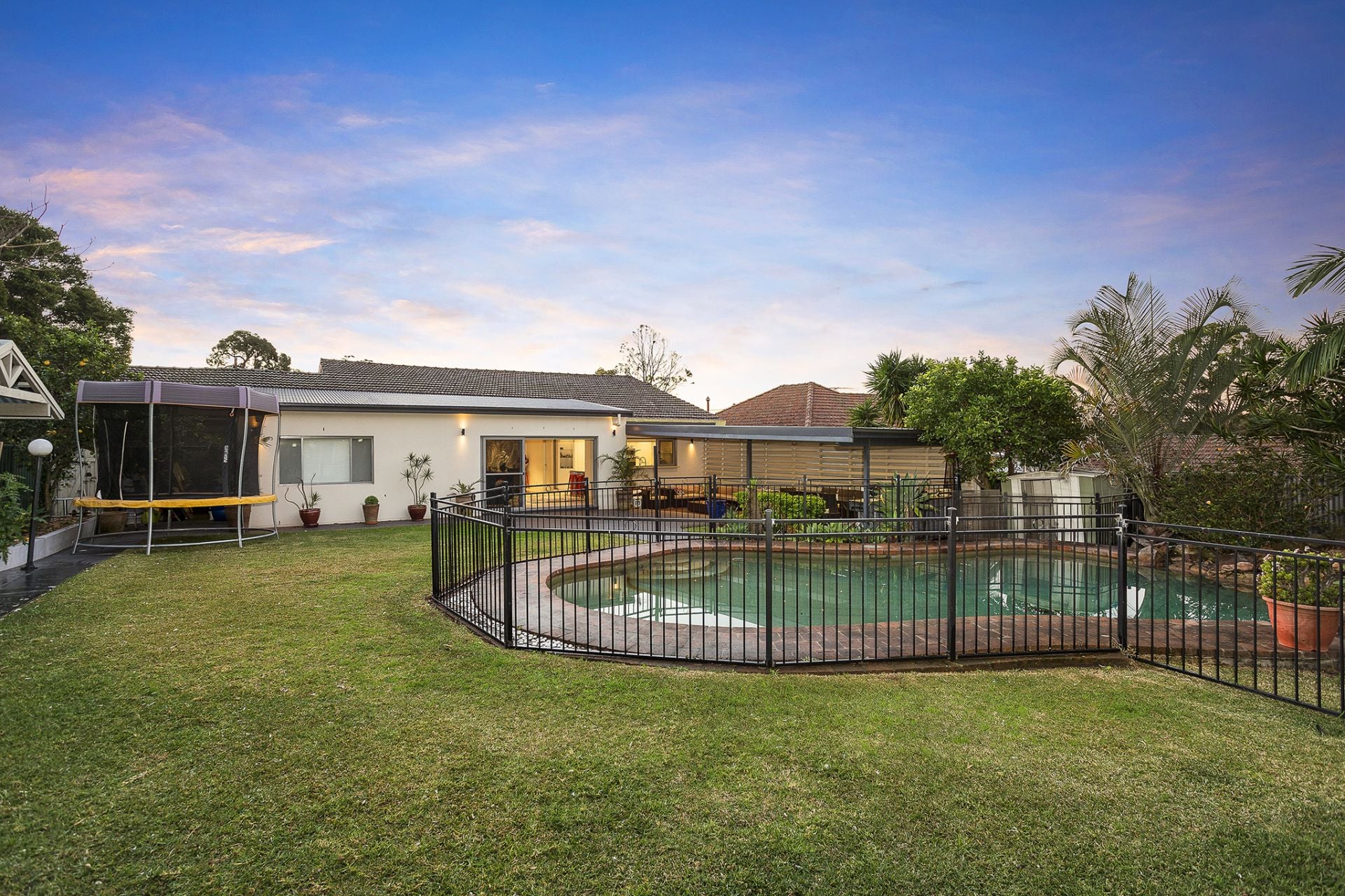 18 Stuart Street Blakehurst NSW, Blakehurst - Thumbnail 3