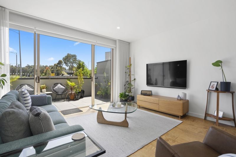 2/2 Ambrose Treacy Drive, Bundoora