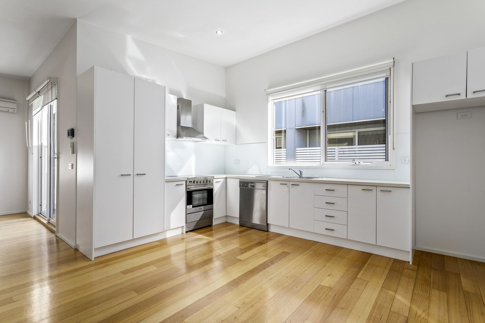 3/34 Boothby Street, Northcote - Thumbnail 3