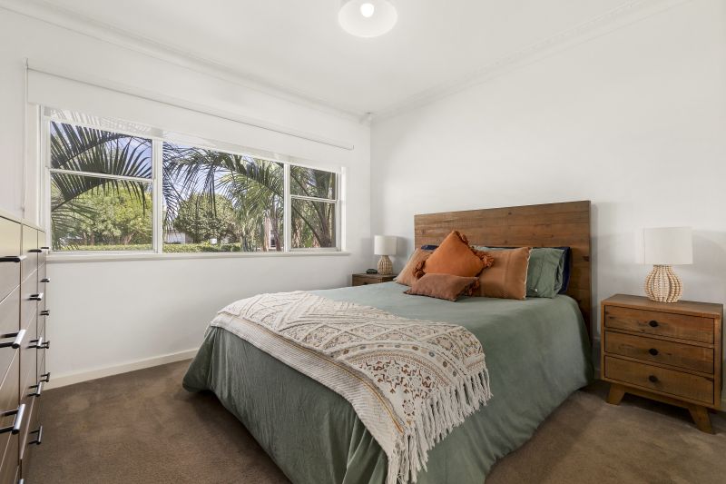 1/16 Larch Street, Thomastown