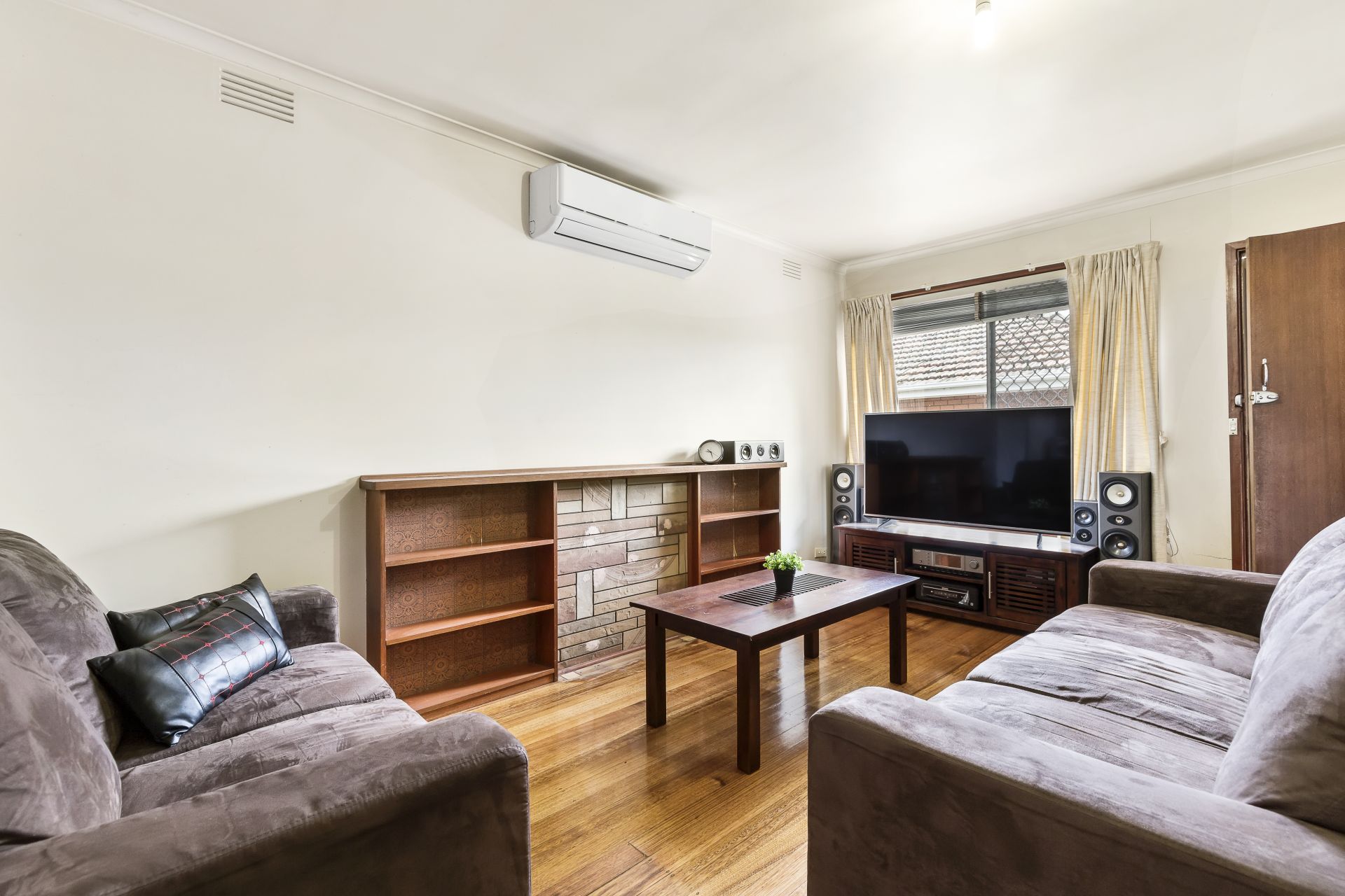 Secure Two-Bedroom Unit Near Edwardes Lake Park