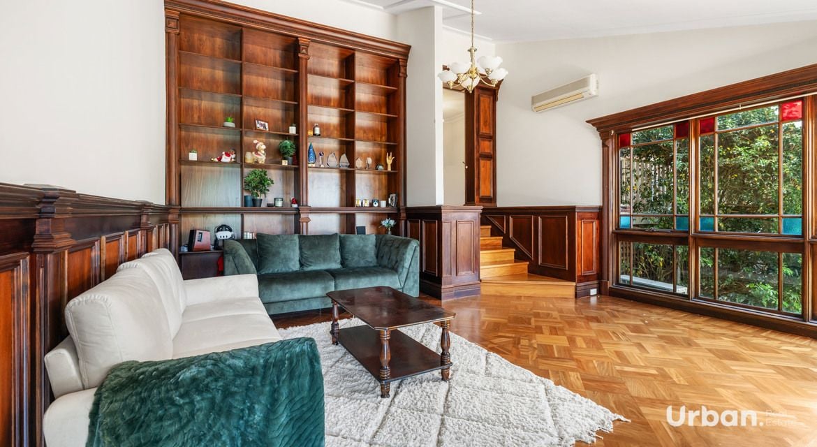 Glen Alpine 40 Nepean Towers Avenue